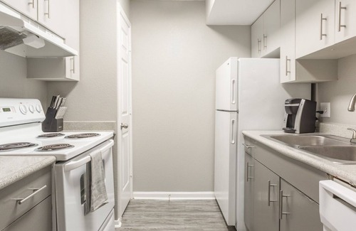 Edmond Apartment | Modern Apartment in Prime Location (ID8733X1)