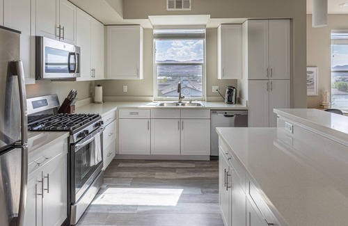Sparks Apartment | Modern Apartment in Prime Location (ID7328X47)