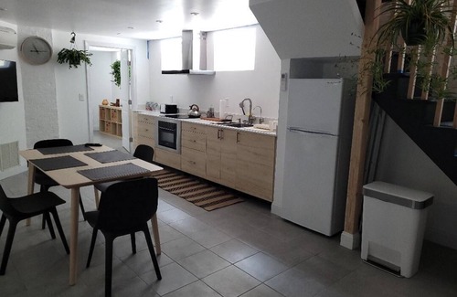 West New Haven Apartment | Modern apartment in Westville/Yale Bowl area