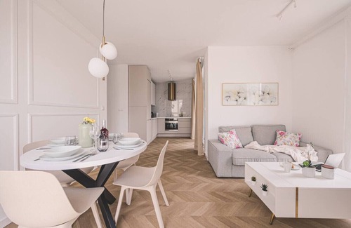 Bydgoszcz Apartment | Modern Apartment Near Old Market Square