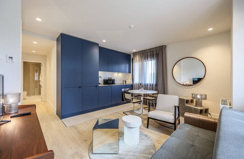 Puerta del Angel Apartment | Modern apartment near the Royal Palace 08