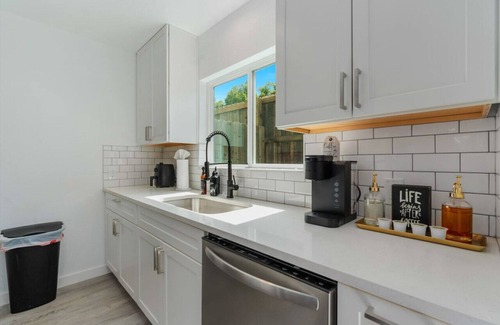 Coronado Hills House | Modern Austin Home near Downtown with Balcony, Fireplace & Parking!