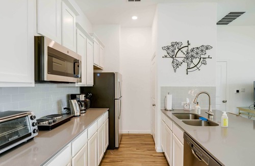 Manchaca House | Modern Austin Vacation Rental: 13 Mi to Downtown!