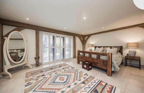 Wrotham House | Modern barn style house in Kent countryside