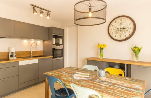 Barneville-Carteret Cottage | Modern Beachside Home in Barneville-Carteret - WiFi, Terrace, Pets Welcome