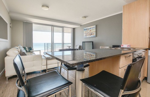 Bloubergstrand Apartment | Modern Beachfront Cape Town - Light & Bright with exceptional views