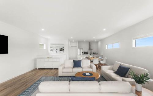 McCracken House | Modern Beachhouse, sea views