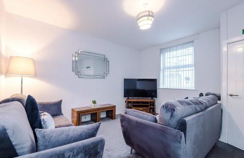 Bury Apartment | Modern & Beautiful 4 Bedroom, Bury Town Centre