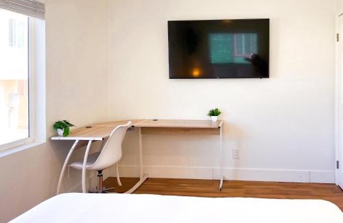 North Park House | Modern Boho Oasis - Fast Wifi & Shuffleboard!