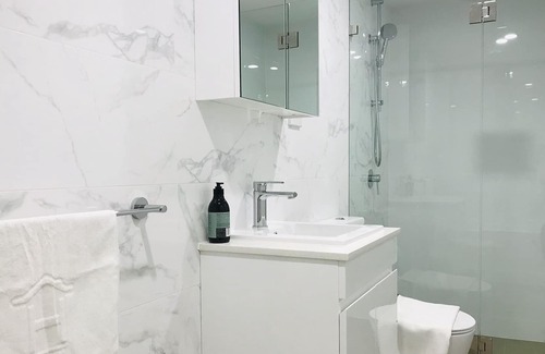 Asquith Apartment | Modern/Brandnew/2 Bd 2Bth/WiFi/Parking/Netflix/Washer/Dryer