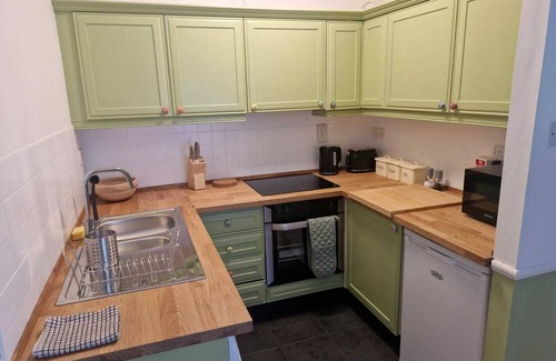 Grand Canal Dock Apartment | Modern, bright apartment near Grand Canal Dock