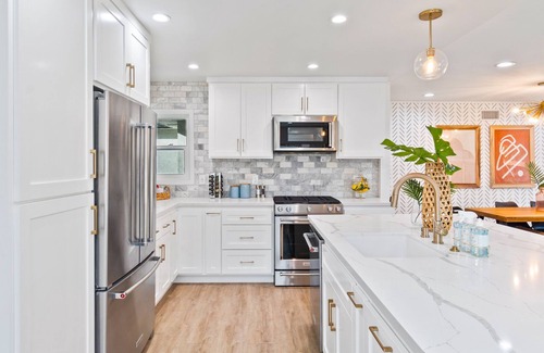 Placentia House | Modern Bright Remodeled Private House Near Disney/LA