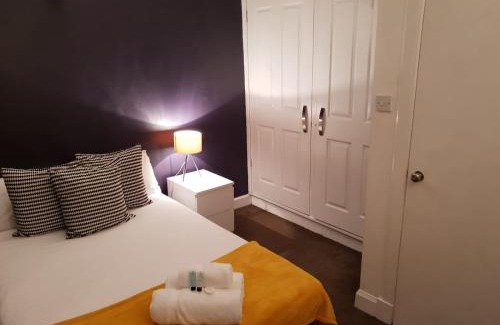 Bonnington Apartment | Modern Broughton Apartment - Walk to City Centre and St James Quarter