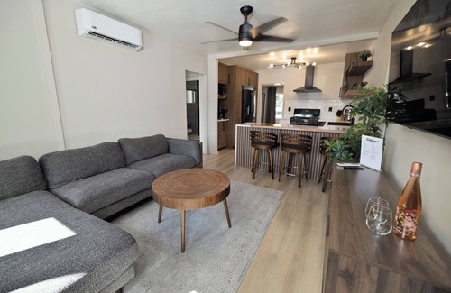 Cottonwood House | Modern Bungalow 2BR 1Bath, Putting Green, Walking Distance to DT