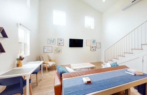 Burlingame House | Modern Casita