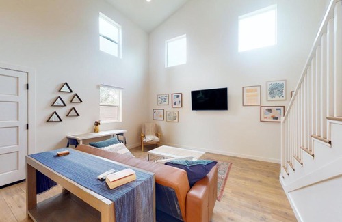Burlingame House | Modern Casita
