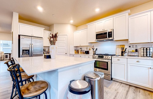 Sultan House | Modern & charming dog-friendly nature retreat with fireplace, patio, AC, & W/D