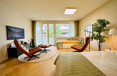 Oerlikon Apartment | Modern City Studio with Balcony