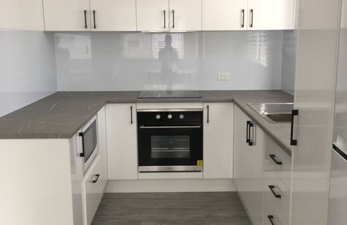 Bongaree Villa | MODERN CLEAN PET FRIENDLY VILLA, SHORT STROLL TO BONGAREE FORESHORE,CAFES,CLUBS