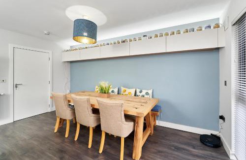 Ongar House | Modern Clonsilla Townhouse Sleeps 6
