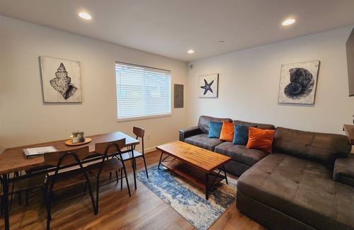 Ocean Shores House | Modern Coastal Getaways # 3 ~Brand New in Downtown Ocean Shores~