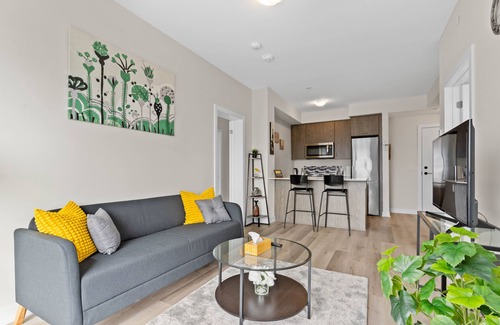 Stoney Creek Condo | Modern Comfort Condo ~ Stoney Creek ~ Hamilton
