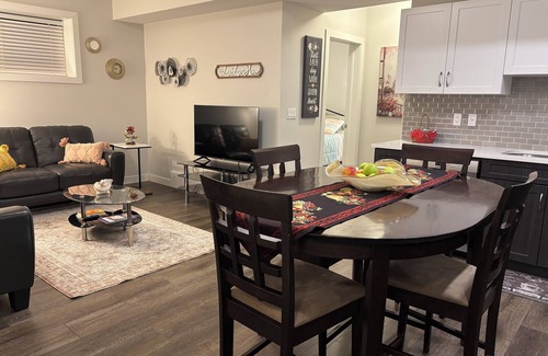 Northeast Edmonton House | Modern Comfort in the Center - Forest Heights Haven
