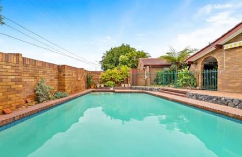 Sunnybank House | Modern Comfort Retreat 4Bed Cozy Haven w Pool