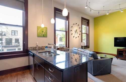 Holland Condo | Modern Condo in Downtown Holland: The Michigan