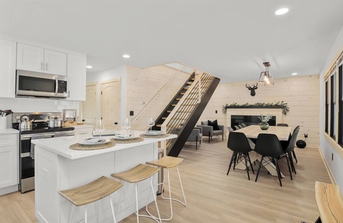 Jamaica Ski Chalet | Modern Cottage between Stratton and Mount Snow