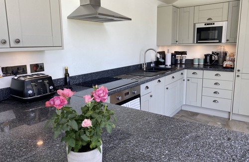 Bury St Edmunds House | Modern cottage, hot tub and pet friendly with large enclosed private garden