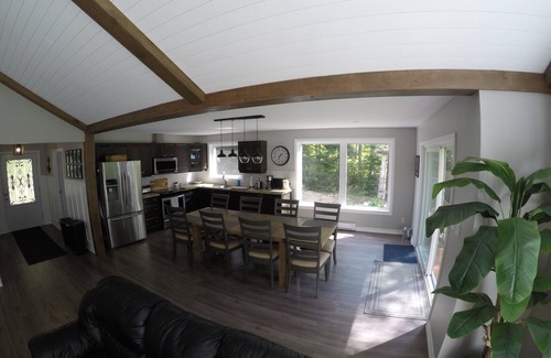Madawaska Valley Cottage | MODERN COTTAGE GETAWAY