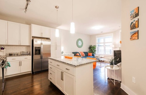 Myers Park Apartment | Modern Cozy 1BR ◉ Gym ◉ Balcony ◉ Free Parking