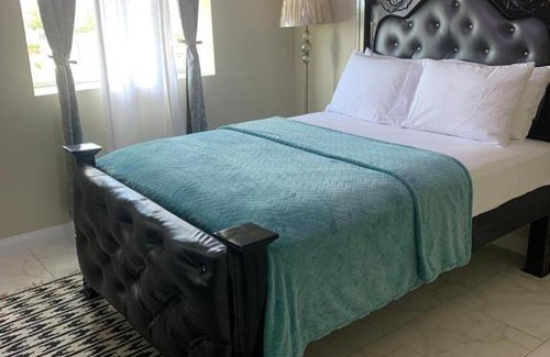 New Kingston Apartment | Modern Cozy and Comfy 2 bedrooms At The Lofts
