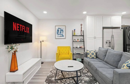 Altadena Apartment | Modern Cozy Apartment w/Parking in Prime Location #1