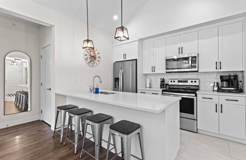 Sun Peaks Condo | Modern & Cozy Condo w/Hot Tub!