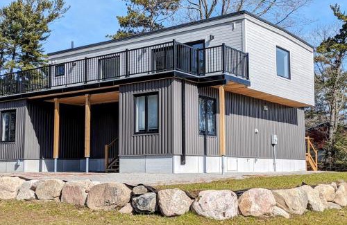 Tiny House | Modern Cozy Container Home