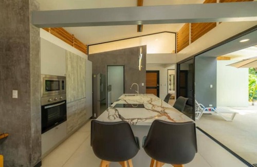 Buenos Aires House | Modern 2BR Home – Near Hermosa & Santa Teresa