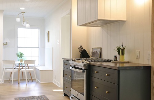 Dallas House | Modern Dallas Cottage near Arboretum