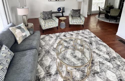 Sylvan Hills Villa | Modern Downtown ATL Retreat