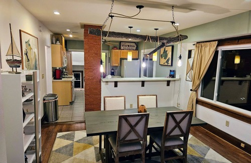 Shorewood House | Modern Downtown Shorewood Duplex