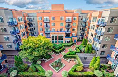 Belltown Apartment | Modern Downtown Top Floor Penthouse With Bay Views