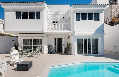 San Agustin House | Modern dream villa with sea view private, heated pool and sea view!