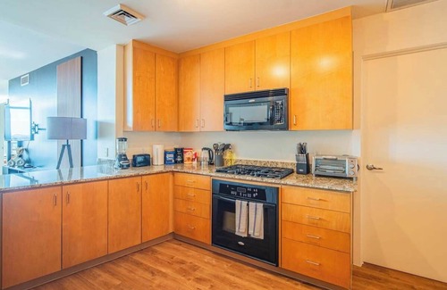 Downtown Phoenix Apartment | Modern DT PHX | High-Rise Views & Amenities