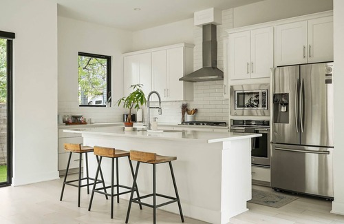 Chestnut House | Modern East ATX Home near UT | Private Pool | BBQ