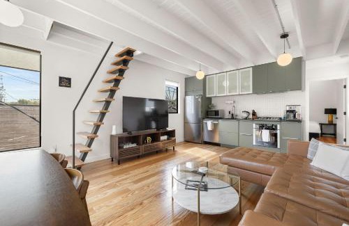East Cesar Chavez House | Modern East Austin House by Barcle
