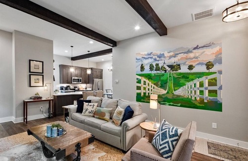 Lexington House | Modern & Elegant Carriage House at Historic Warsaw