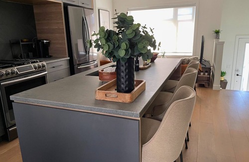 North Central Edmonton House | Modern | Family Friendly | West Of DT Yeg