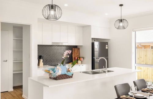 Greenbank House | Modern Family Retreat in Premier GreenbankLocation