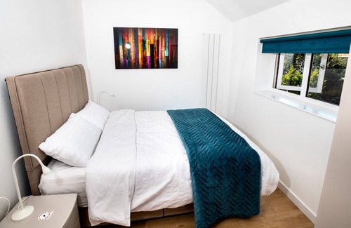 Cannington Apartment | Modern first floor annexe